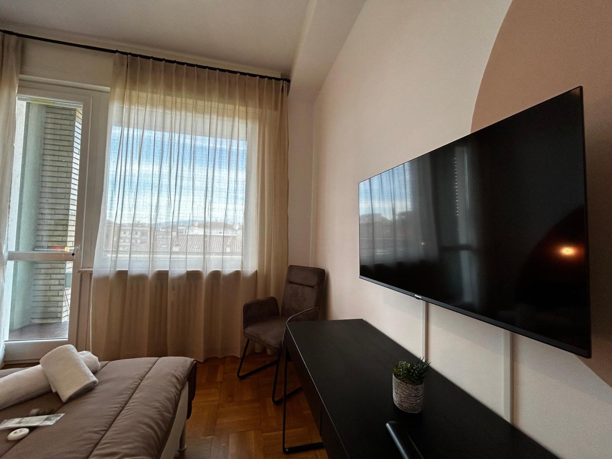 Big House-Private Parking-12" Walk From The Arena Apartment Verona Luaran gambar